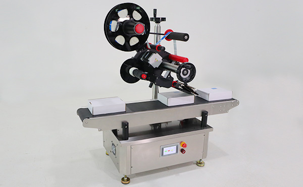 全自動貼標機與自動貼標機的區(qū)別在哪？