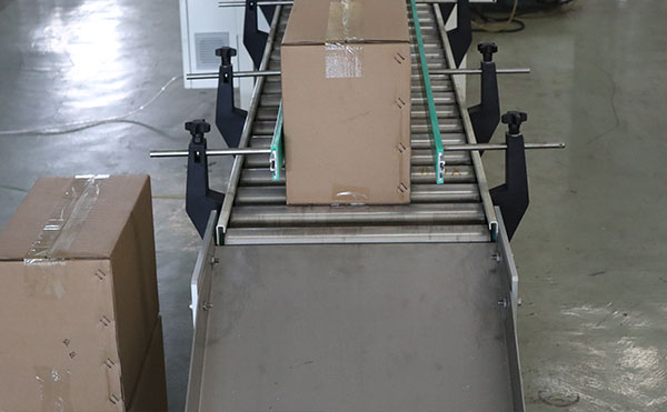 自動折蓋封箱機(jī),封箱機(jī),封箱機(jī)廠家