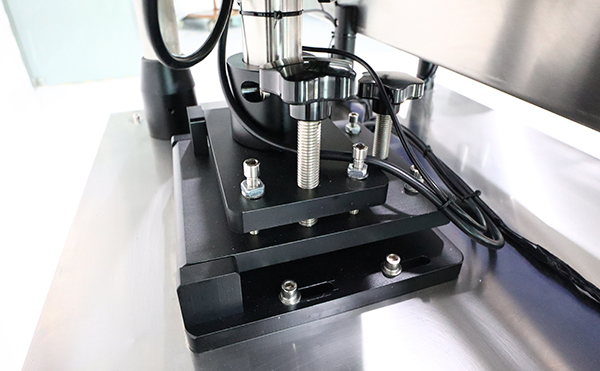 全自動保護(hù)膜雙面貼標(biāo)機(jī),雙面貼標(biāo)機(jī),貼標(biāo)機(jī)廠家